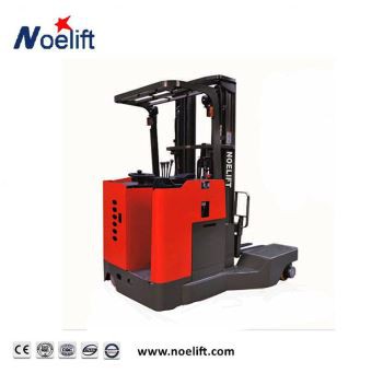 1,5 tonnin nelisuuntainen kapeakanavainen haarukkatrukki