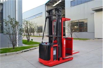 THA-käyttöinen sähkökäyttöinen keräilyhaarukkatrukki